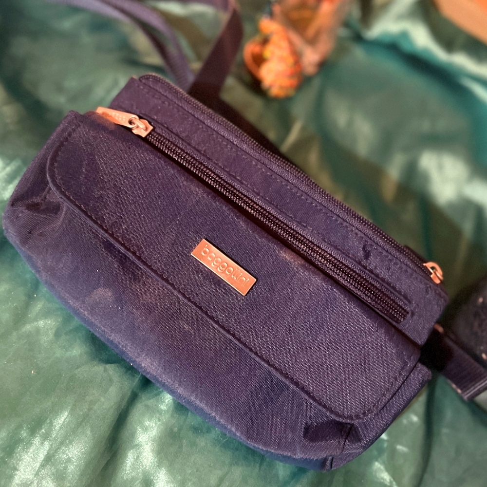 Baggallini Small Blue Crossbody Bag